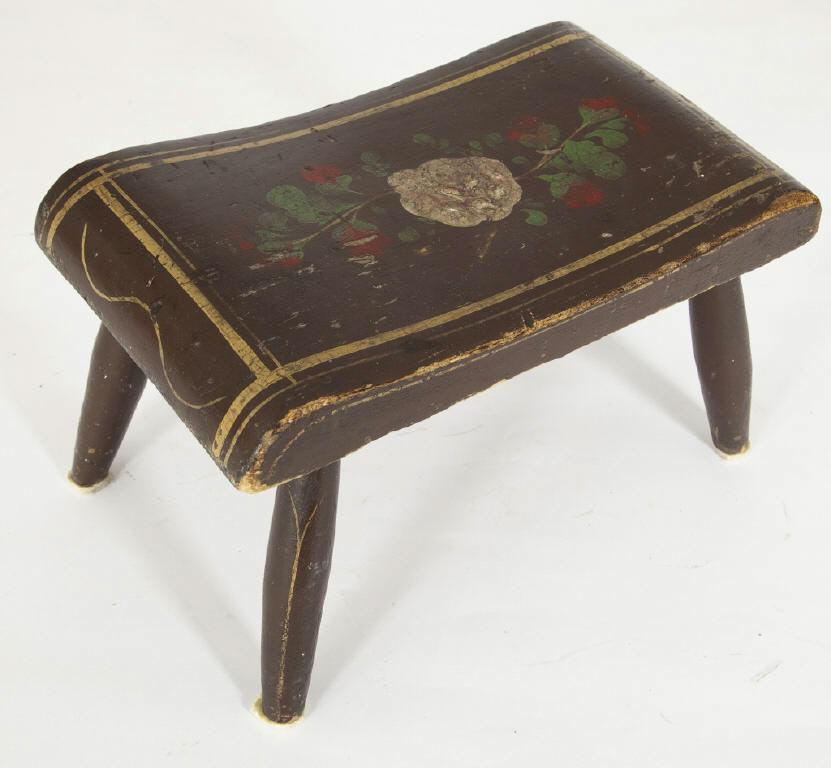 HAND-PAINTED FOOTSTOOL / APPUI-PIEDS PEINT, USA (1 of 2)
