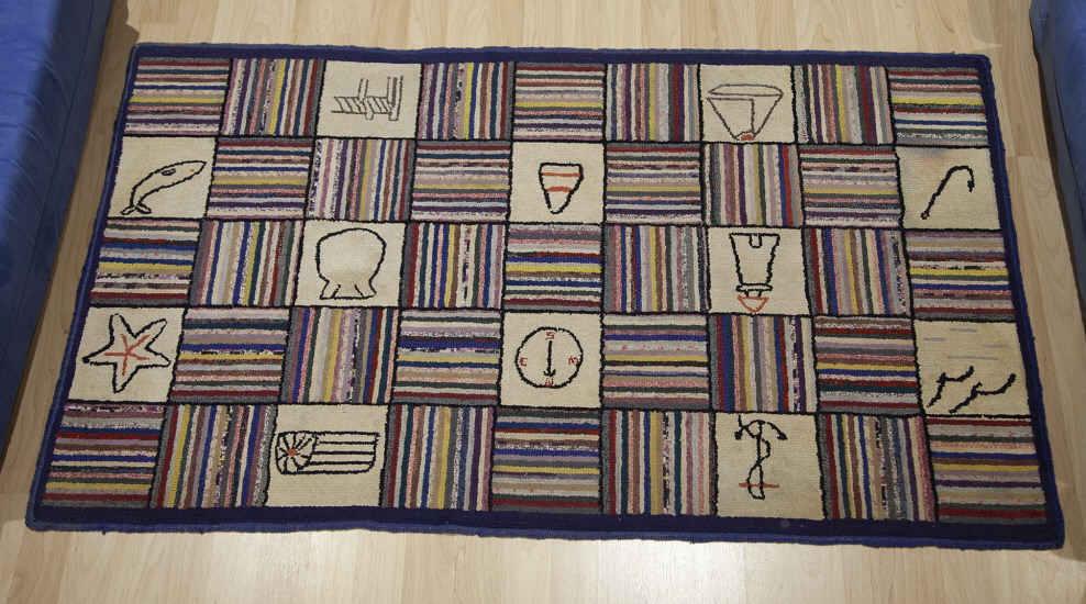 HOOKED RUG / CATALOGNE, LUNENBERG, N.S., C. 1920 (1 of 1)