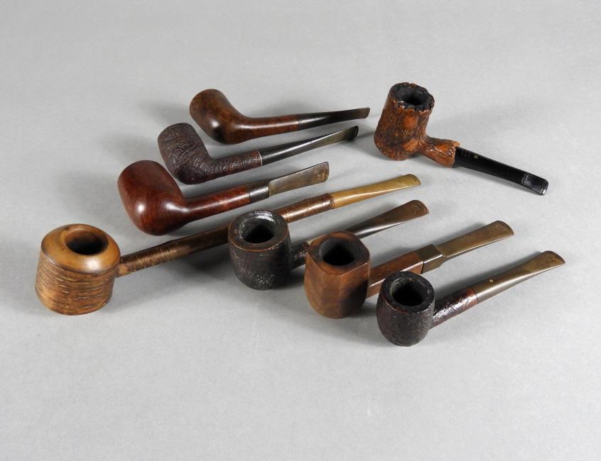 Vintage Smoking Pipes: A miscellaneous group of 8 vintage pre-owned smoking pipes, including Dunhill, Savinelli Punto Oro, Carey, E. Wilke, and Ropp. Size range: 5.5" to 10.5".