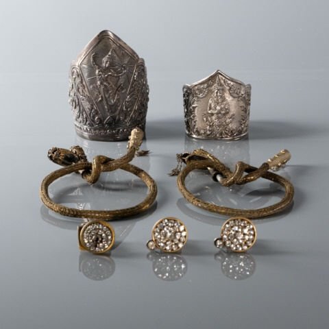 Pair of Balinese (Dragons) Armbands & Others: A pair of Balinese armbands, the malleable frame covered in gilt mesh with figural dragon finials (condition noted), embellished with cut crystal paste stones. b. Matching screw back pair of earrings,