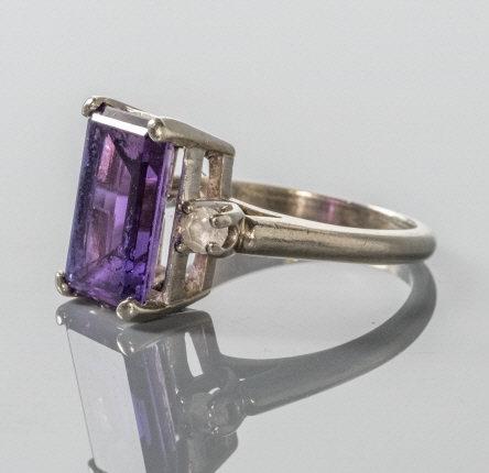 10kt White Gold Ring (1 of 6)