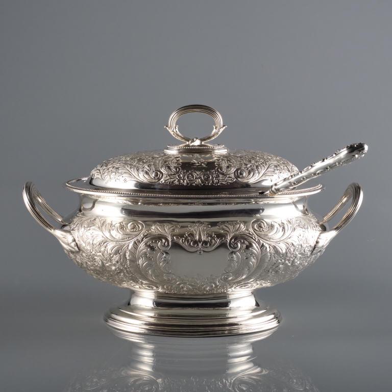 SILVER PLATED SOUP TUREEN & LADLE (1 of 8)
