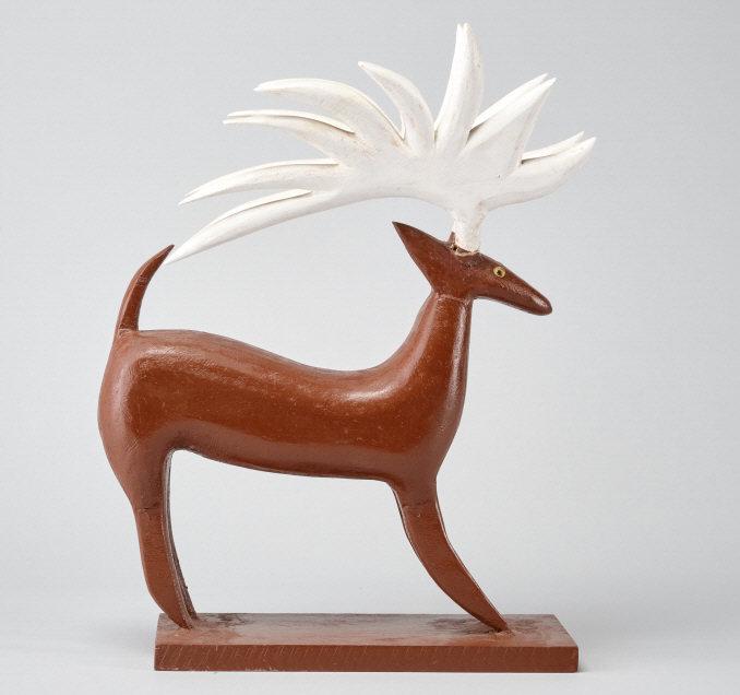 Gilbert Desrochers Deer Carving (1 of 9)