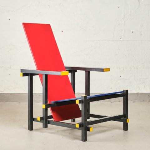 GERRIT RIETVELD 'RED & BLUE' STYLE CHAIR (1 of 8)