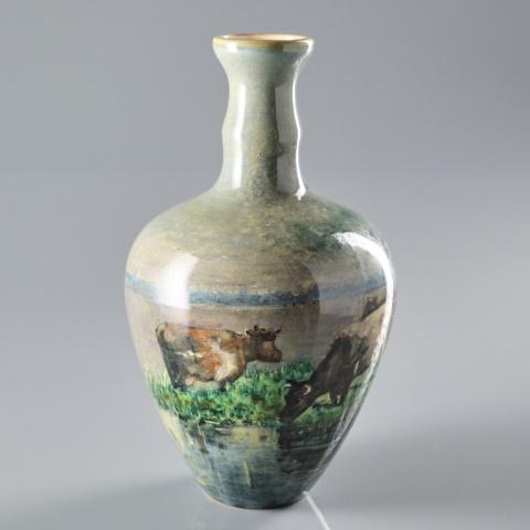 FINE GOUDA POTTERY VASE (1 of 9)