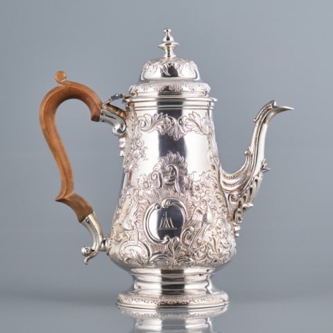 18TH C. GEORGE III STERLING SILVER COFFEE POT (1 of 11)