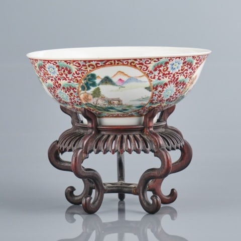 19TH C. CHINESE PORCELAIN MEDALLION BOWL (1 of 9)