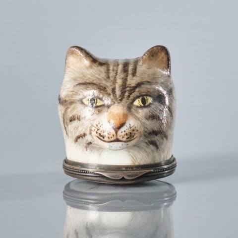 RARE 18TH C. STAFFORDSHIRE BONBONNIÈRE (1 of 9)