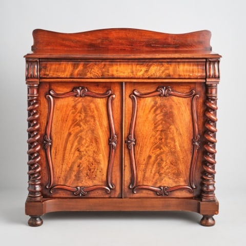 HIGH VICTORIAN CHIFFONIER IN FIGURED MAHOGANY (1 of 11)