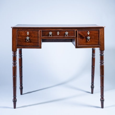 EARLY 19TH C. GEORGIAN MAHOGANY DRESSING TABLE (1 of 11)