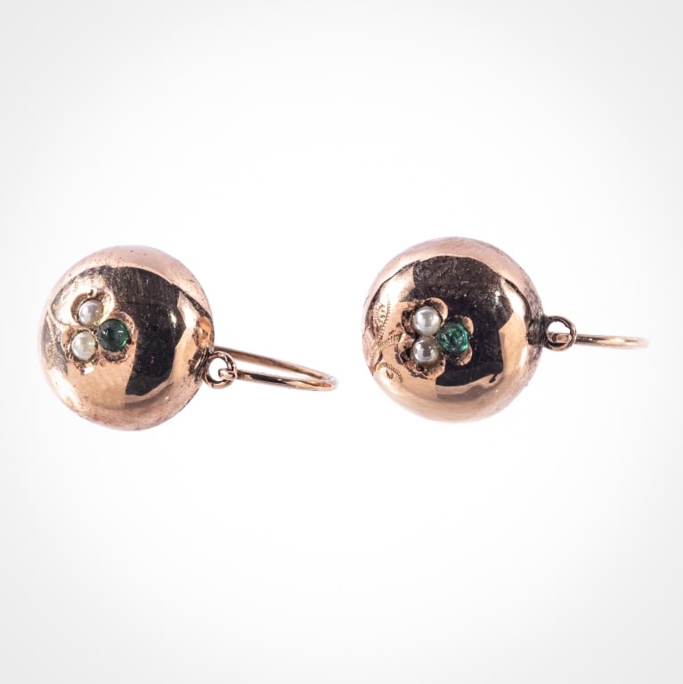 PAIR OF 14K EARRINGS: Pierced earrings with seed pearls and stones, 14K yellow gold (tested), total weight: 1.84 grams.