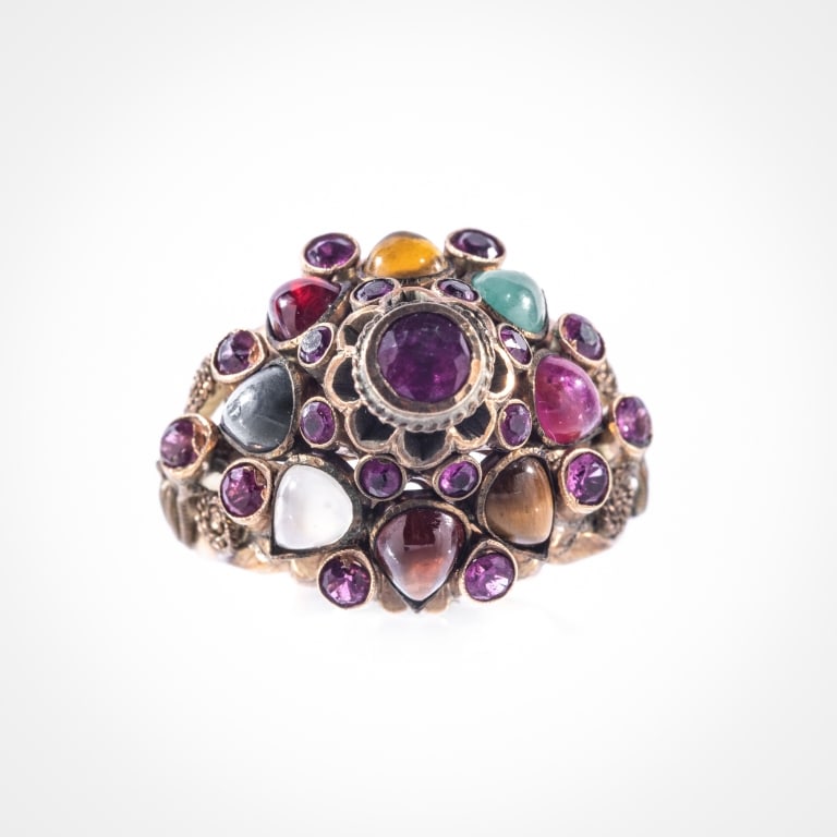 14K THAI PRINCESS RING: Stamped 14K, total weight of ring, 9.97 grams.