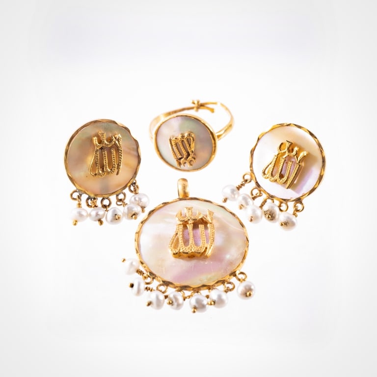 FOUR-PIECE GOLD ALLAH SET (1 of 11)