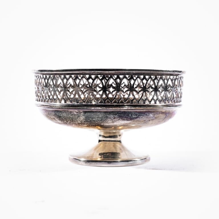 FOUR SILVER TABLE ACCESSORIES - 7