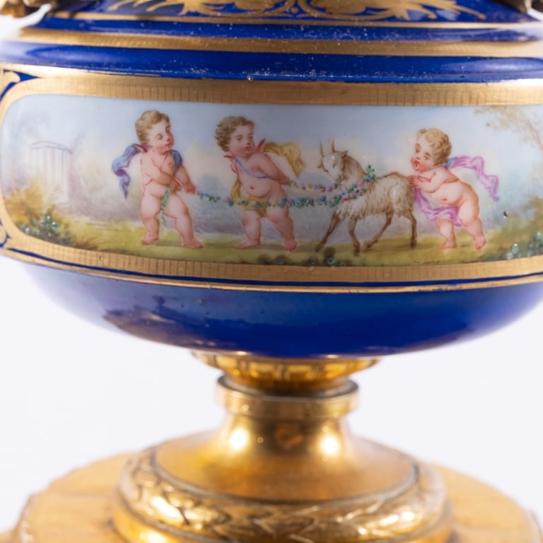 FRENCH SÈVRES MANTEL CLOCK - 4