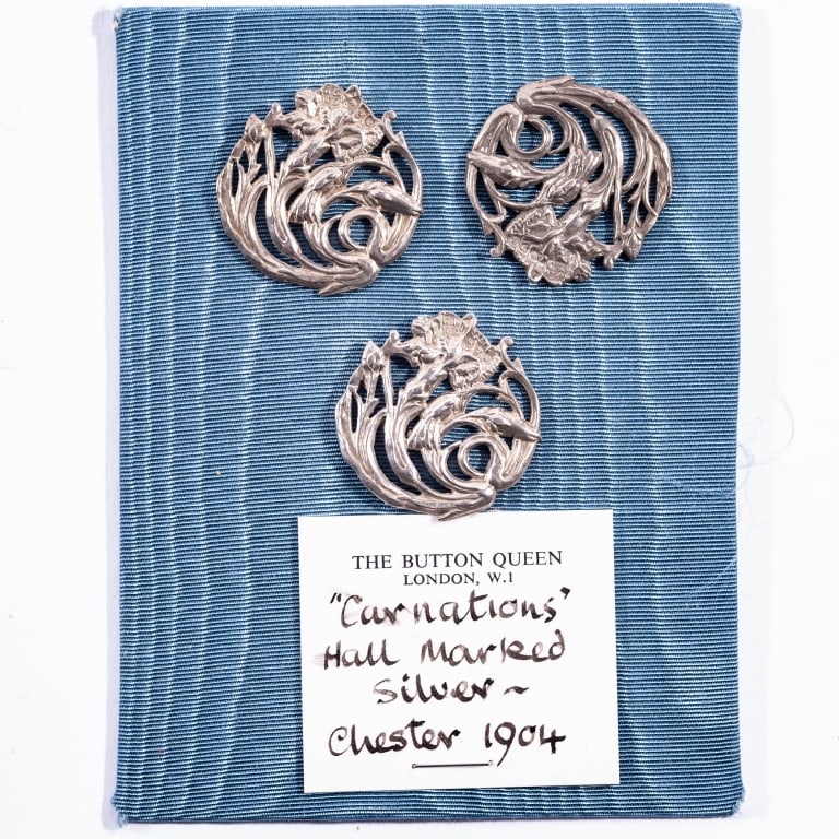 ENGLISH SILVER BUTTONS - 7