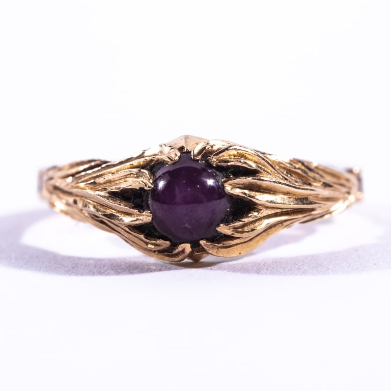 TWO 18KT GOLD RINGS - 7