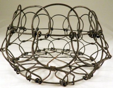 Kitchenalia Wire Work: Collapsible wire egg basket