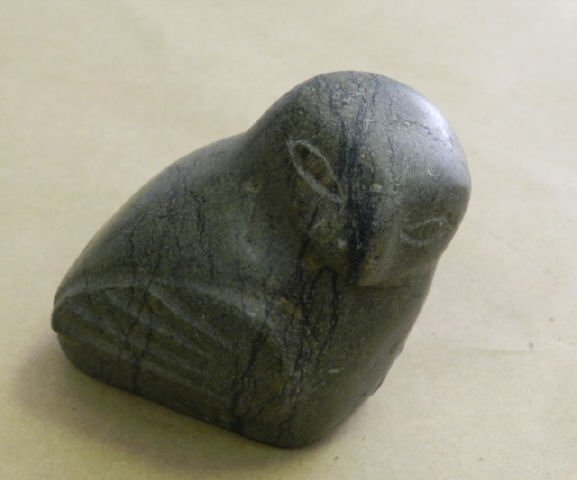 Art Inuit carving: Small carving of a Ptarmigan, excellent condition