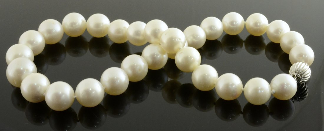 South Sea Pearl Necklace Appraised Value: $15,500 (1 of 2)