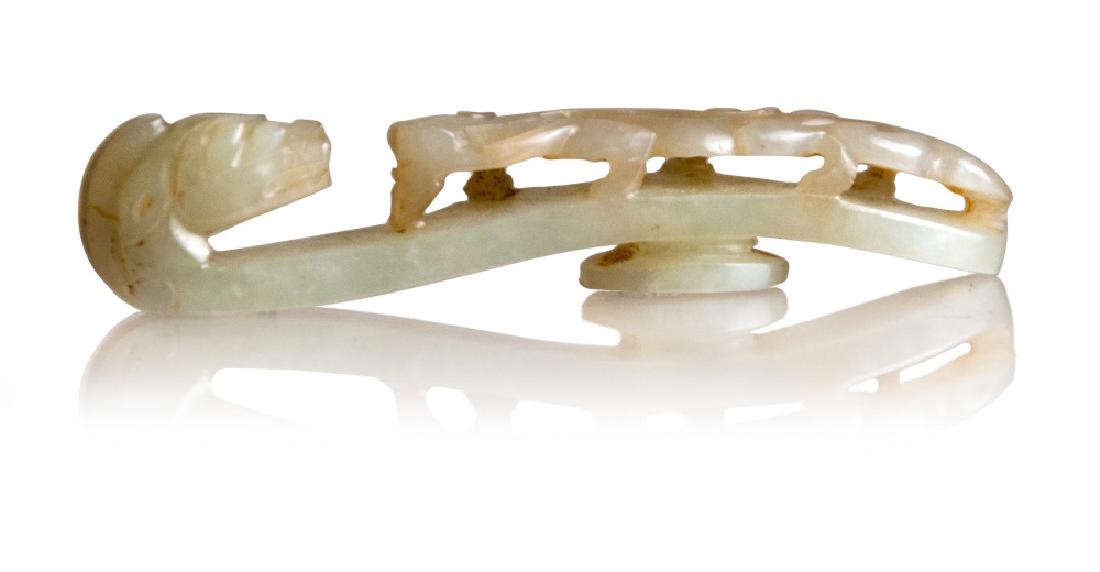 CARVED JADE DRAGON BELT HOOK (1 of 2)