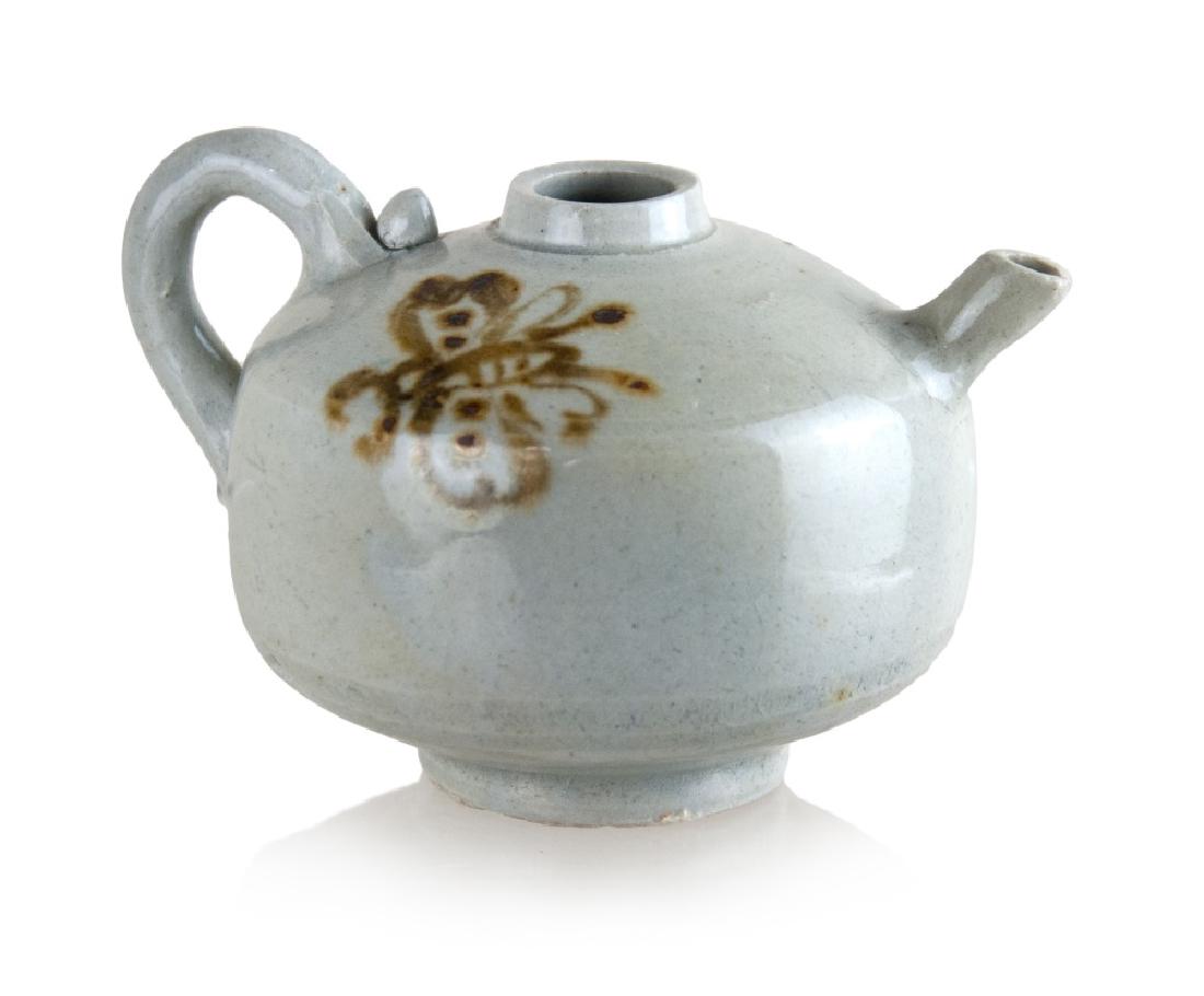 KOREAN BUTTERFLY TEA POT (1 of 2)