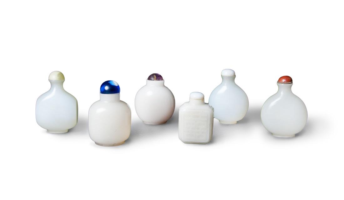 GROUP OF SNUFF BOTTLES (1 of 1)