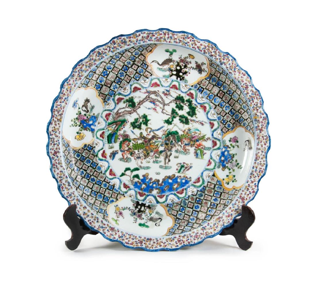 LARGE CHINESE FAMILLE ROSE PLATE (1 of 2)