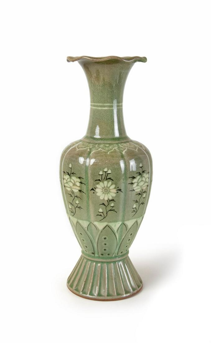 KOREAN CELADON LOBED CHRYSANTHEMUM VASE (1 of 3)