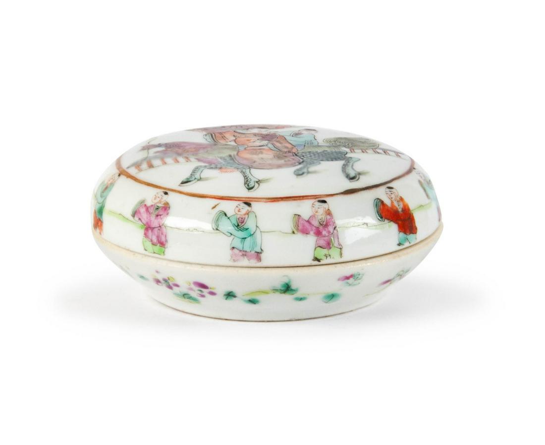 QING DYN FAMILLE ROSE PASTE BOX (1 of 9)