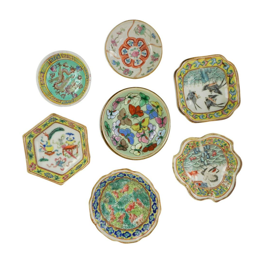 GROUP OF SEVEN SMALL FAMILLE ROSE DISHES (1 of 20)