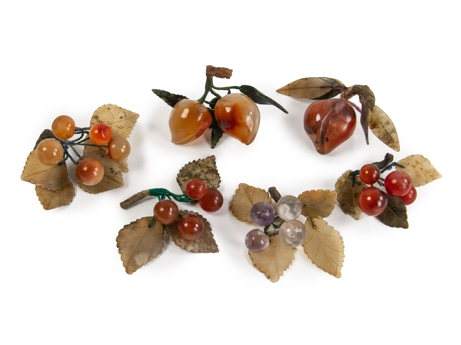 GROUP OF JADE, AGATE, AND CRYSTAL FRUIT: 461g Total 3in(7.6cm) X 3in(7.6cm)