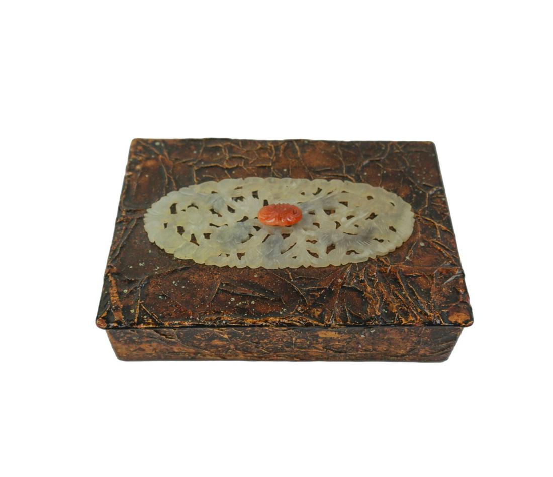 LACQUER BOX WITH JADE PLAQUE: 1 3/8in(3.4cm) X 6 1/8in(15.5cm)