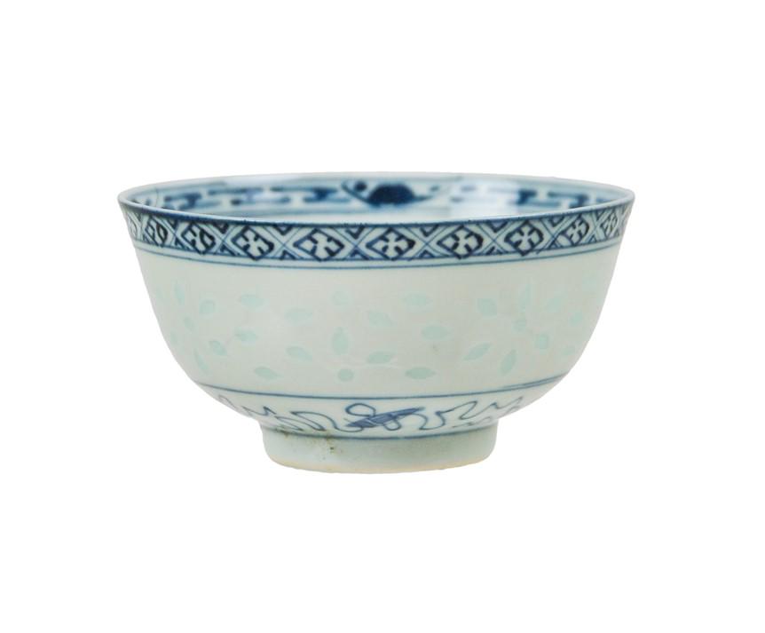 CHINESE BLUE AND WHITE RICE PATTERN BOWL (1 of 4)