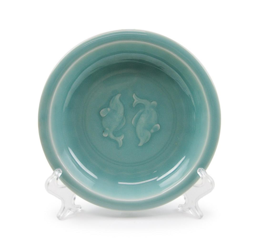 Chinese Clair-de-lune Glazed Relief Dish, Fish (1 of 4)