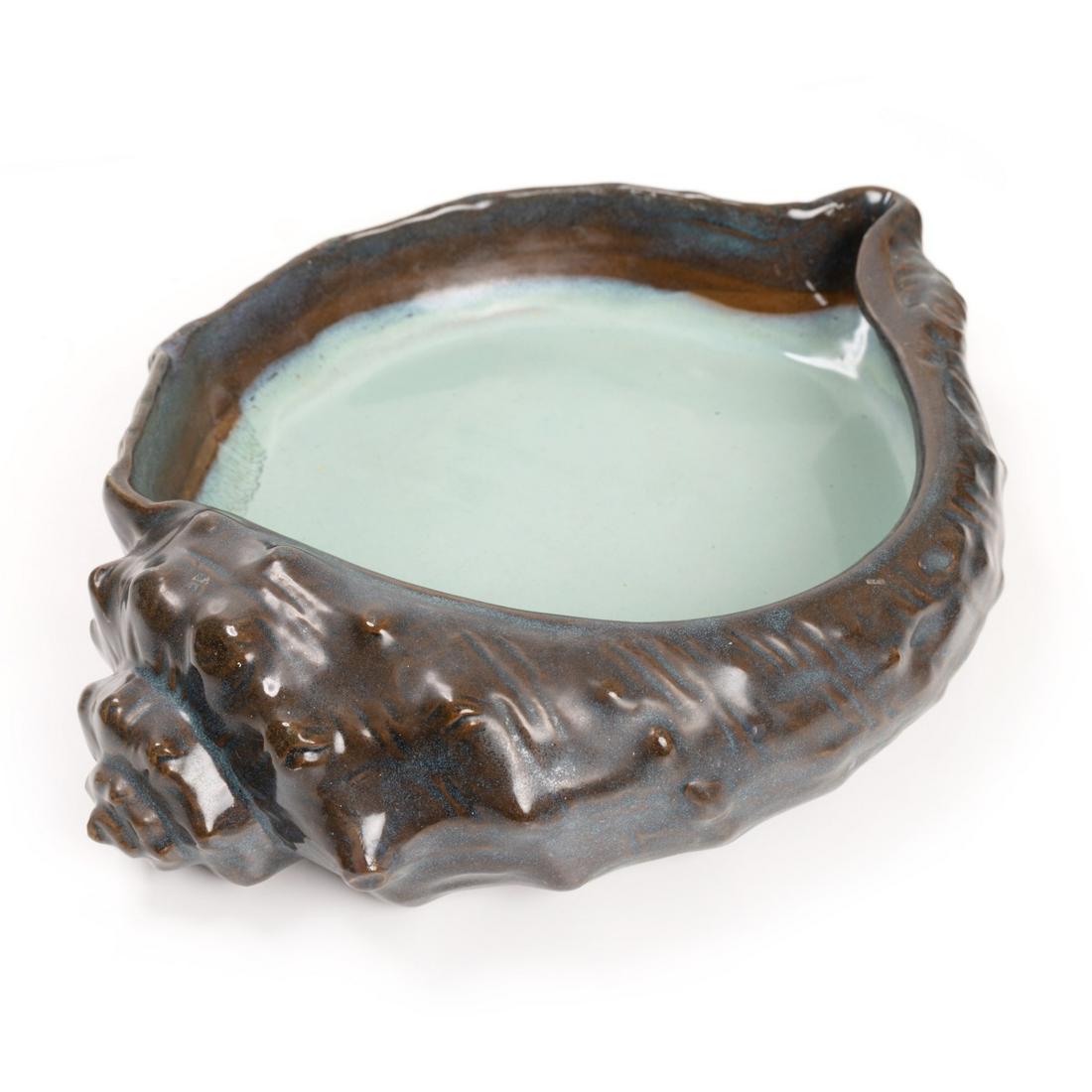 LARGE PORCELAIN SHELL SHAPED DISH (1 of 6)