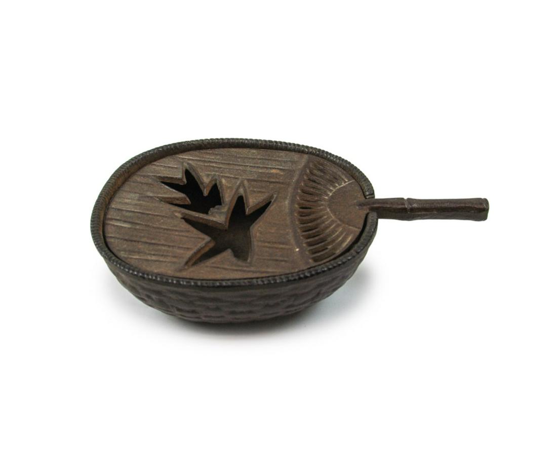 JAPANESE BRONZE FAN SHAPES HOT PLATE (1 of 4)