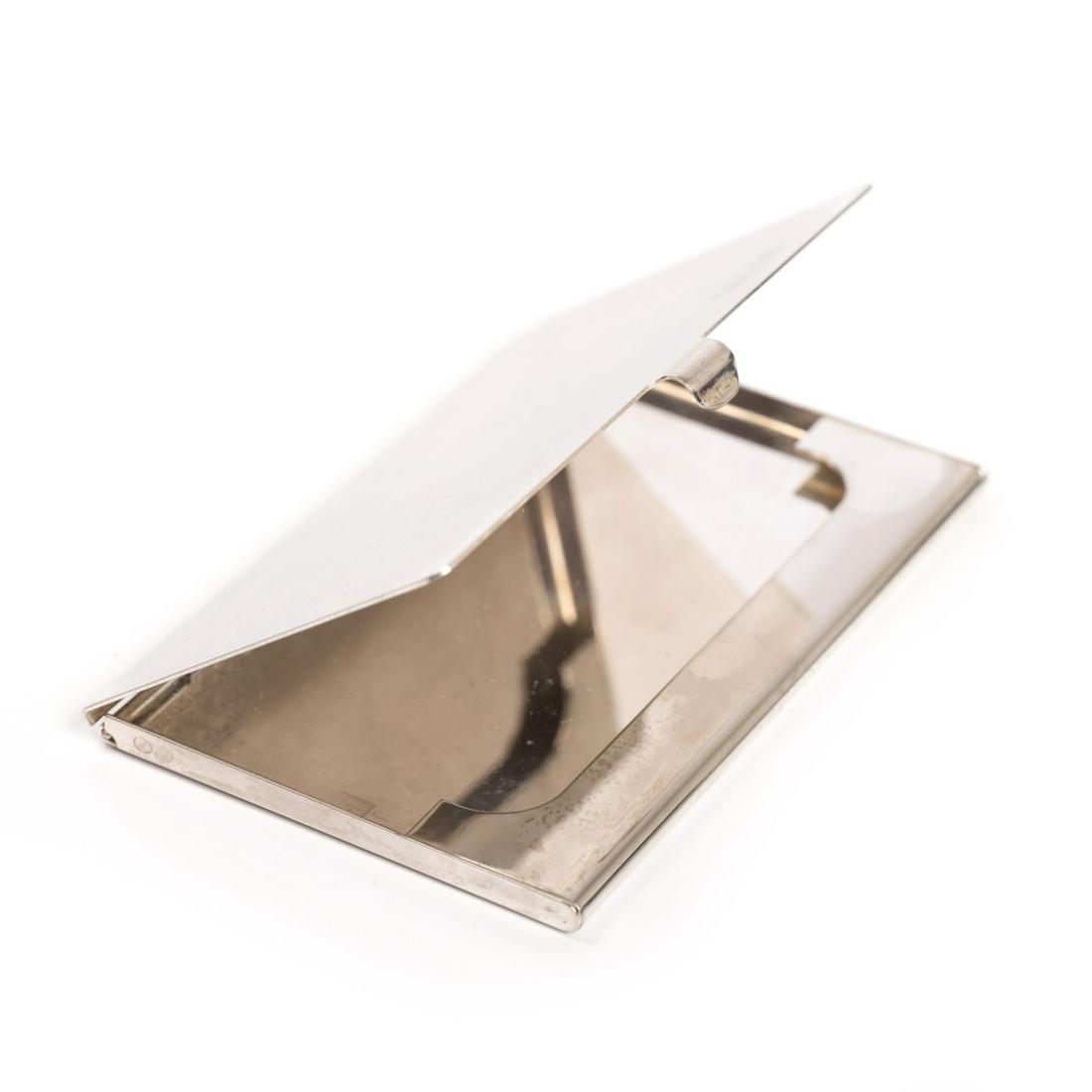 CHINESE SILVER BUSINESS CARD CASE: 58g 2 1/4in(5.7cm) X 3 3/4in(9.5cm)