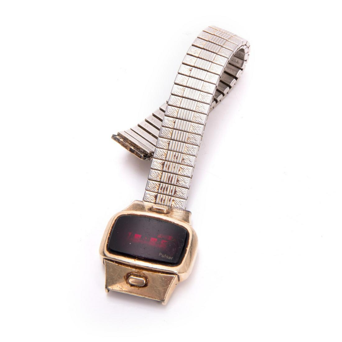 PULSAR MENS DIGITAL WRIST WATCH 14k (1 of 6)