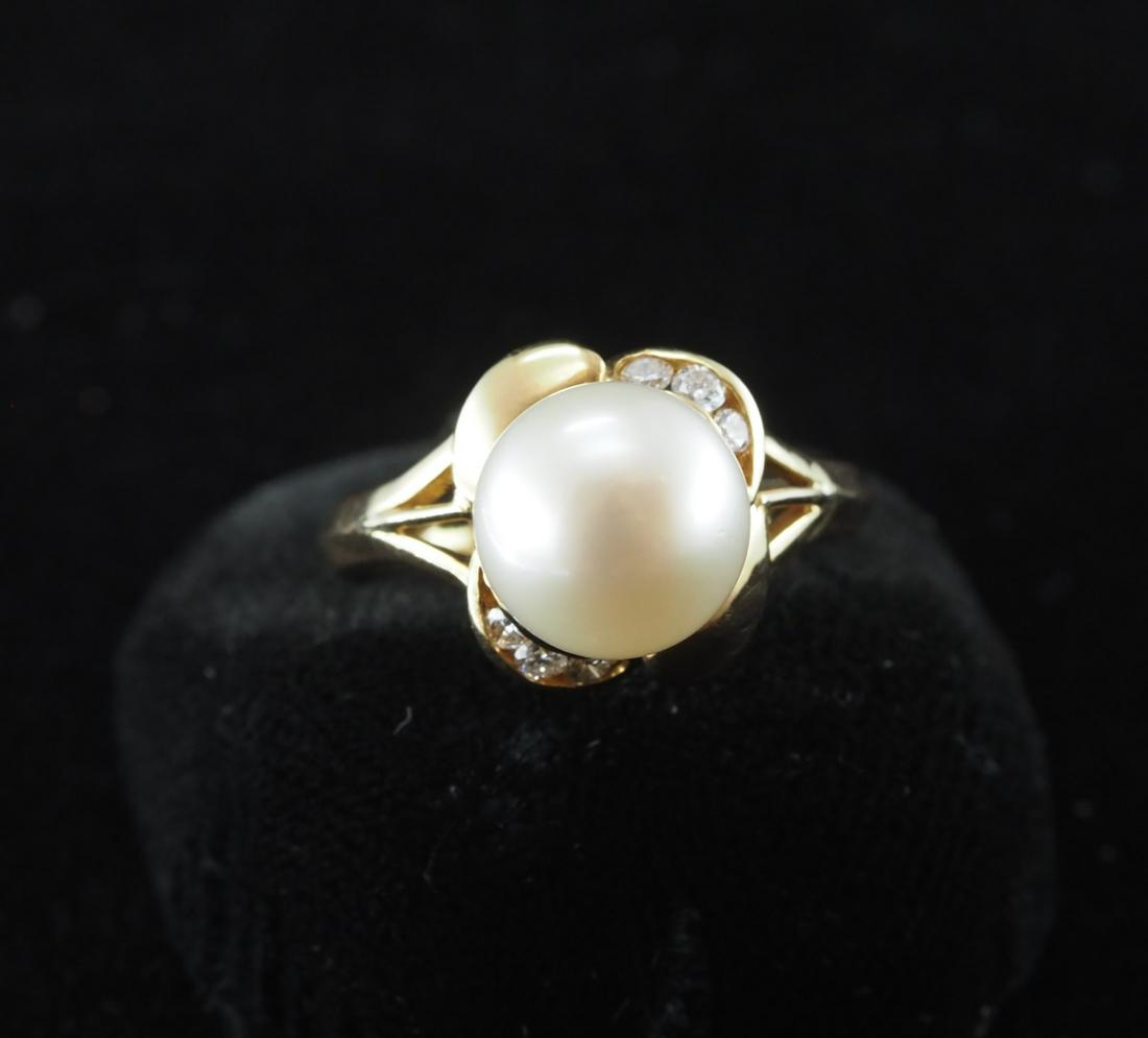 Natural cultured  pearl and diamond ring (1 of 20)