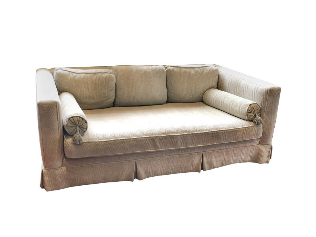 Green Single Cushion Sofa: Condition: Satisfactory: Moderate wear and tear, but still has many good years left Wear and tear details: Stains H:29in(73.6cm) W:88in(223.5cm)