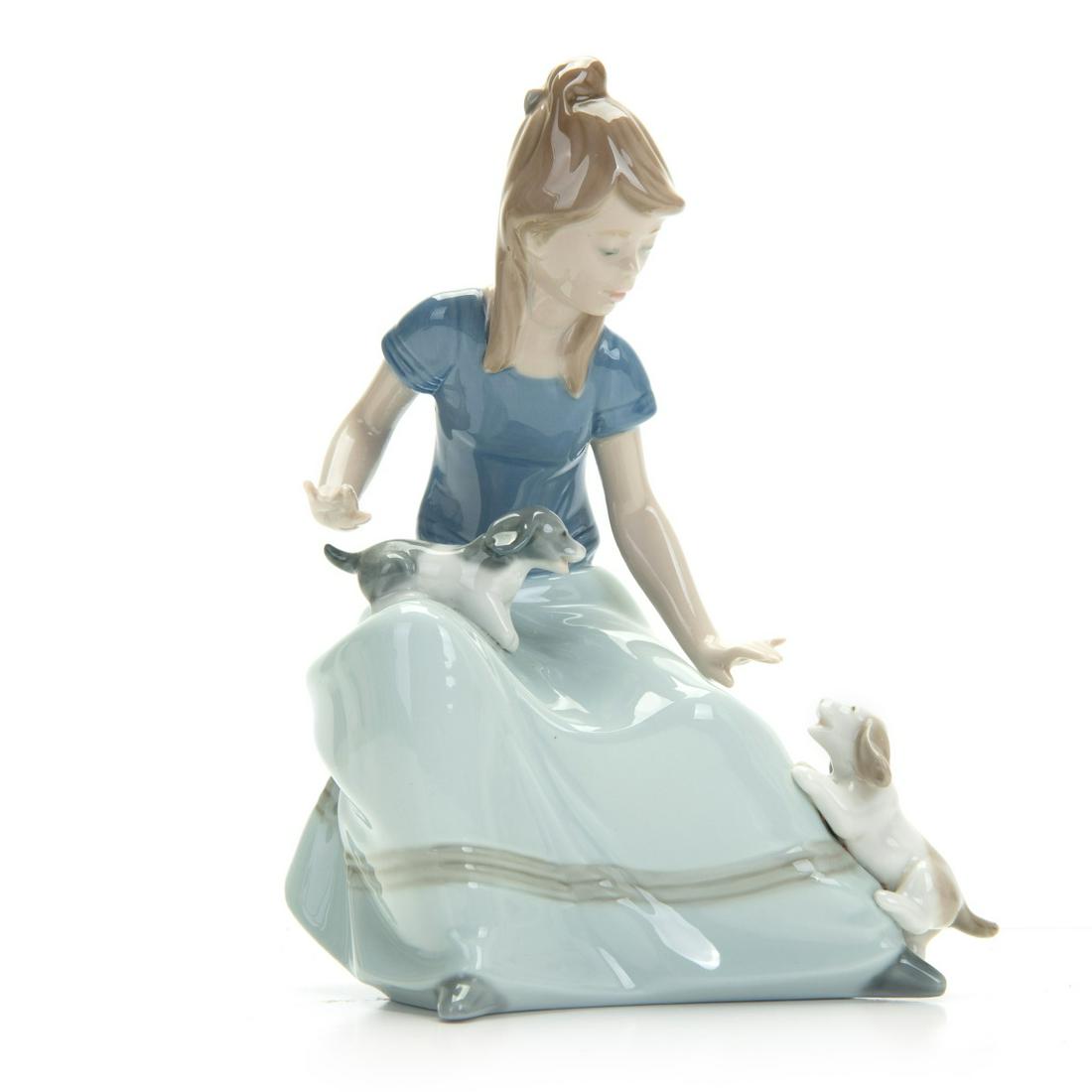 NAO LLADRO FIGURINE ORNAMENT DAISA 1986 (1 of 6)