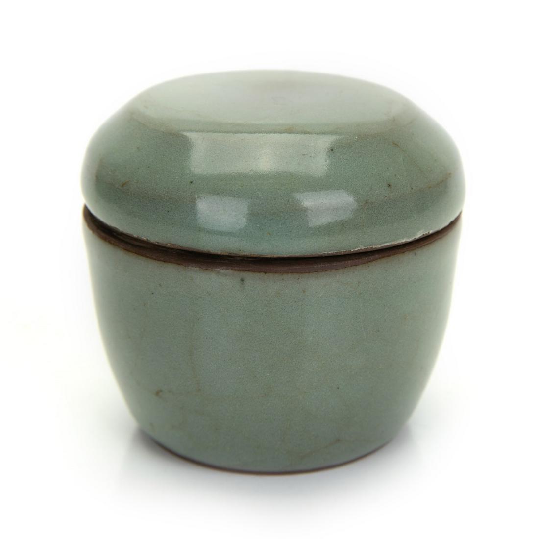 CHINESE CELADON TEA CADDY CONTAINER (1 of 6)