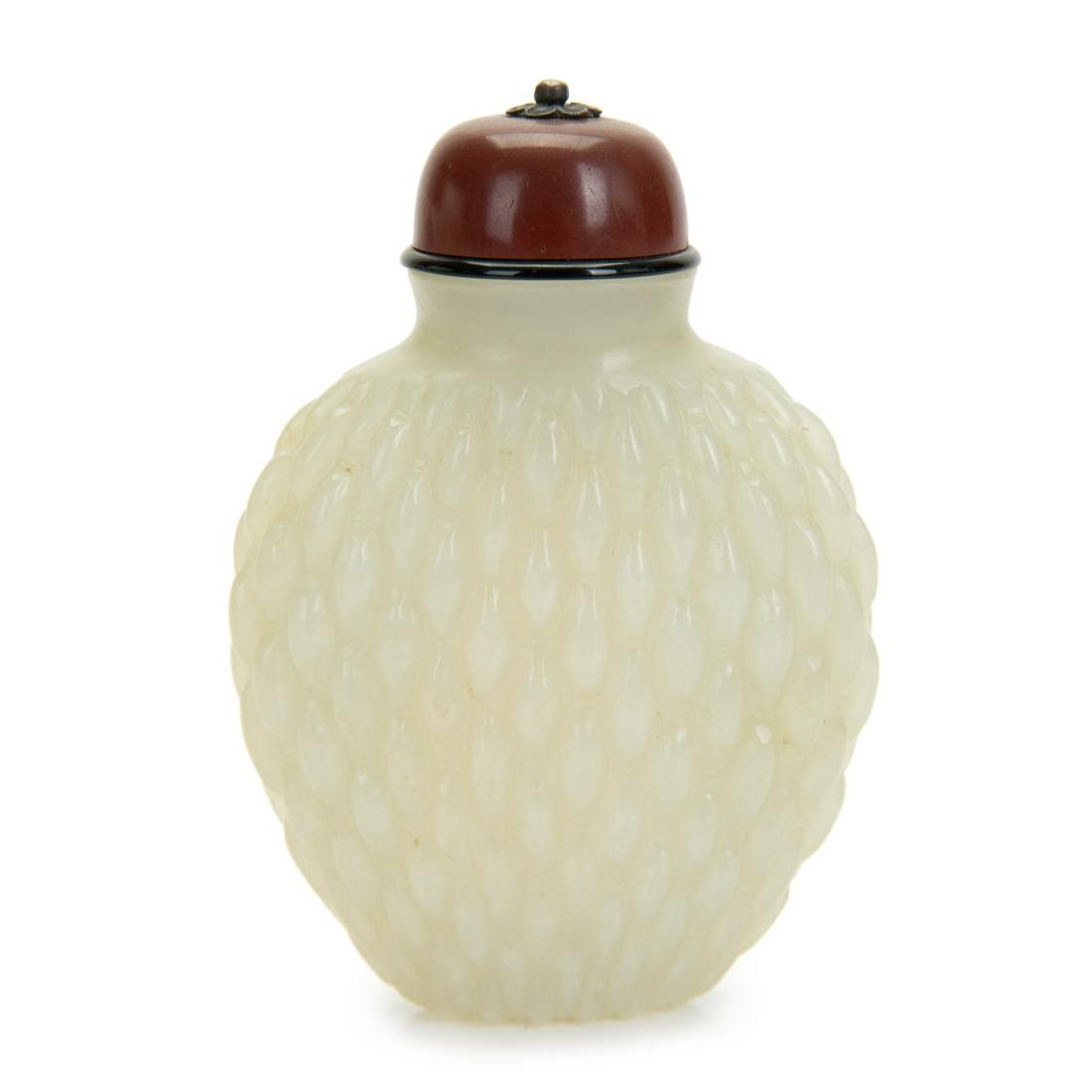 NATURAL WHITE JADE SNUFF BOTTLE BERRY SKIN PATTERN (1 of 6)