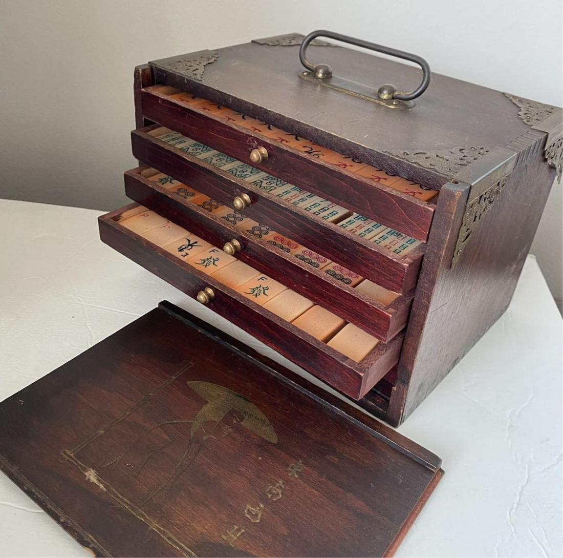 CHINESE MAJONG GAME SET (1 of 5)