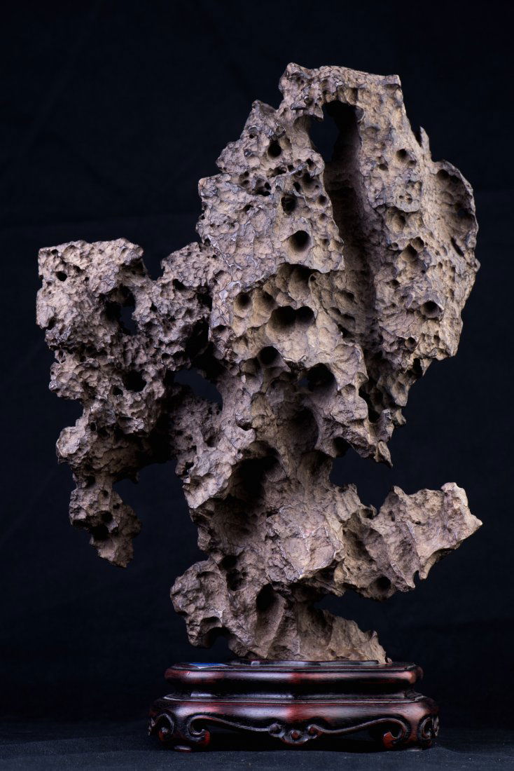 LINGBI STONE (1 of 1)