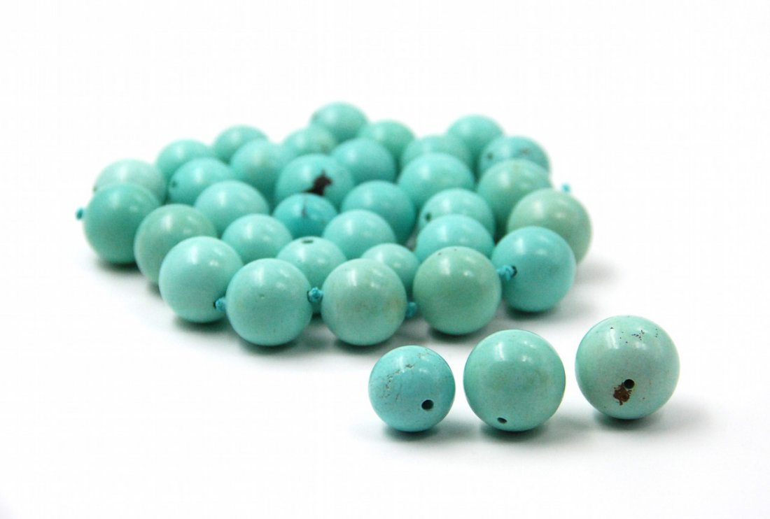 EARLY 20 TH  CENTURY TURQUOISE BEADS (1 of 5)