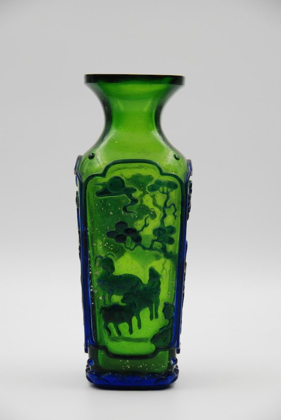 QING DYNASTY GLASS VASE (1 of 7)