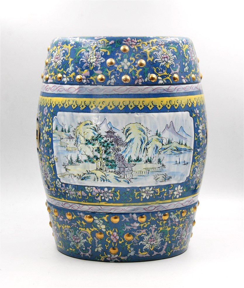 FAMILLE ROSE PORCELAIN STOOL: Made of porcelain, covered with famille rose flowers and leaves, along with gold decorations. H:14 1/2 W:11