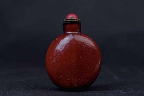 ANTIQUE GLASS SNUFF BOTTLE (1 of 1)